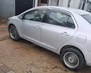 Toyota Yaris 2010 Off white