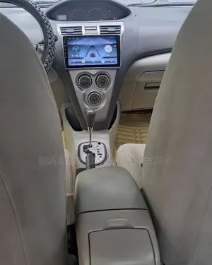 Toyota Yaris 2010 Off white
