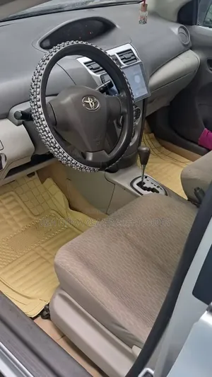 Toyota Yaris 2010 Off white