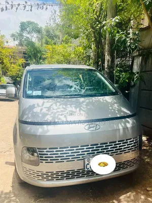 Hyundai Staria 2023 Silver