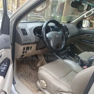 Toyota Fortuner 2011 Gold