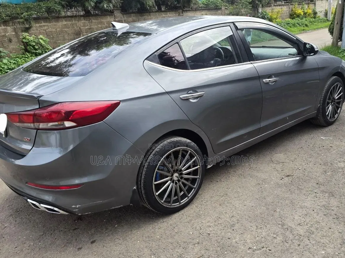 Hyundai Avante 2017 Gray