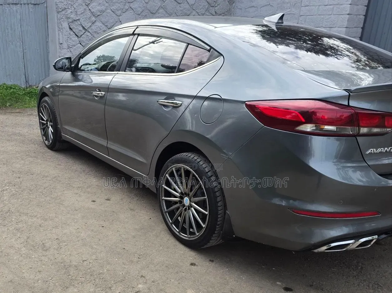 Hyundai Avante 2017 Gray