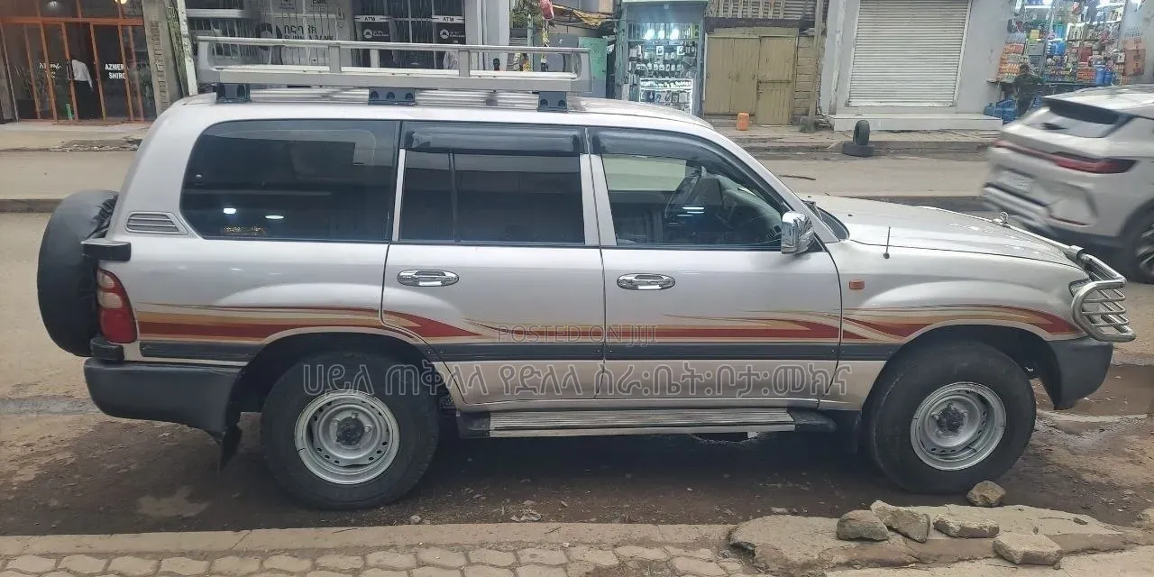 Toyota Land Cruiser 2005 Purple