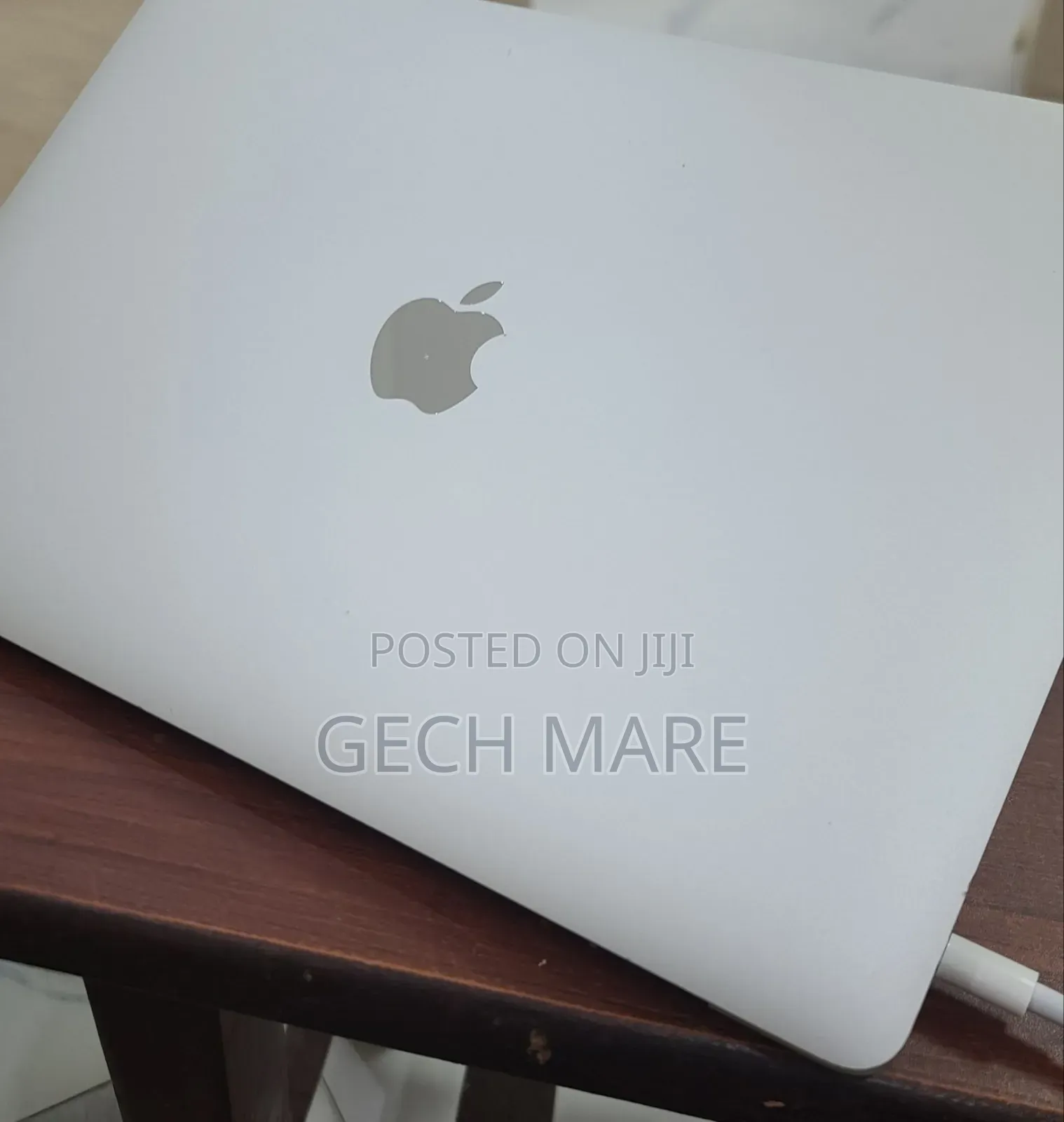 New Laptop Apple MacBook Pro 2021 M1 16GB Apple M1 Pro SSD 256GB