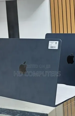 New Laptop Apple MacBook Air 2025 M4 16GB Apple M4 SSD 256GB
