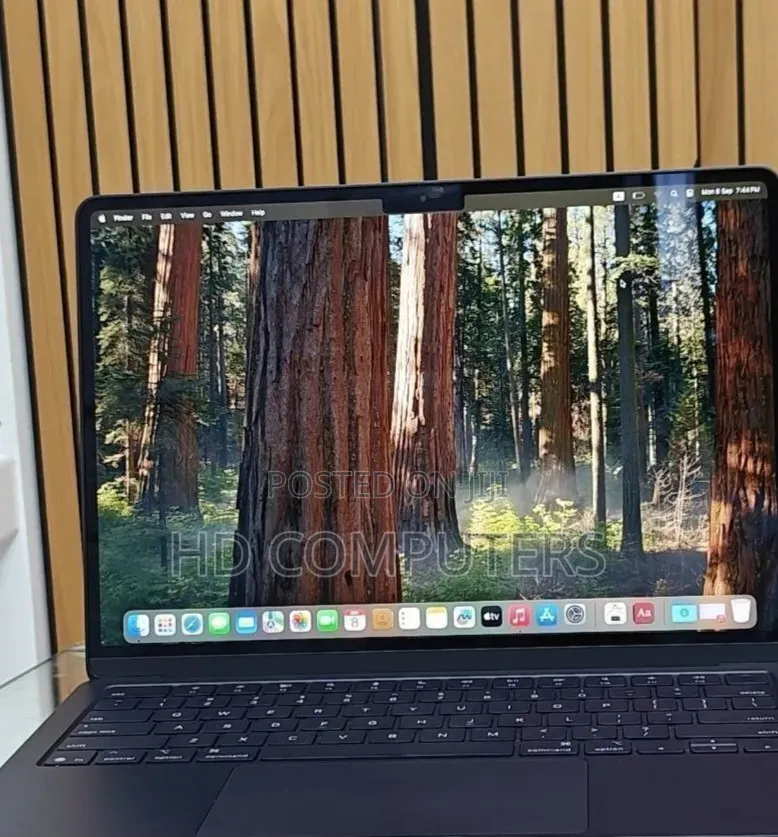 New Laptop Apple MacBook Air 2025 M4 16GB Apple M4 SSD 256GB