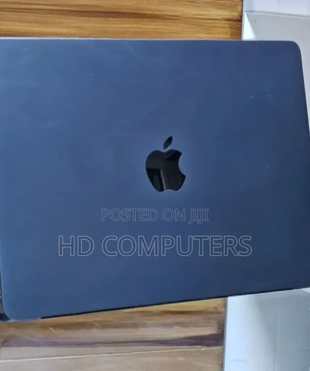 New Laptop Apple MacBook Air 2025 M4 16GB Apple M4 SSD 256GB