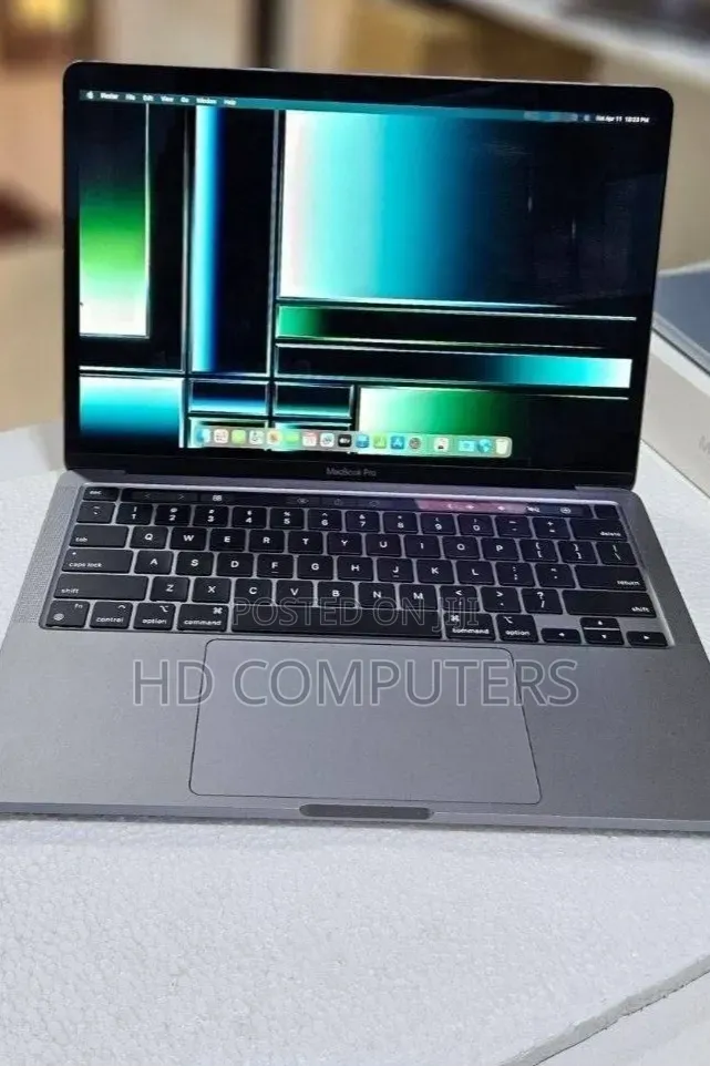 New Laptop Apple MacBook Pro 2022 M2 8GB Apple M2 SSD 256GB