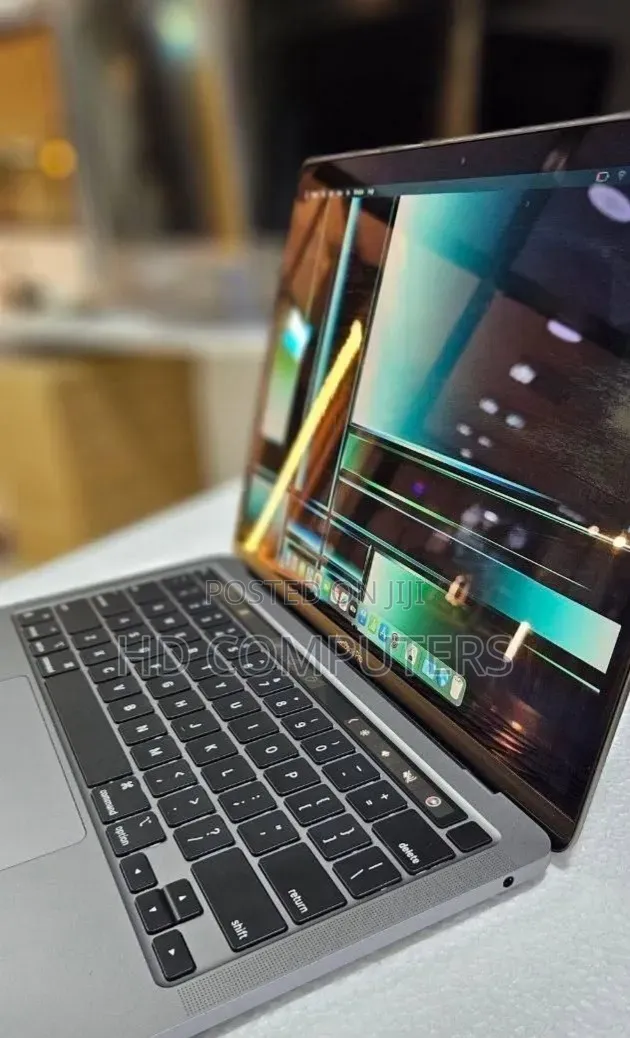 New Laptop Apple MacBook Pro 2022 M2 8GB Apple M2 SSD 256GB