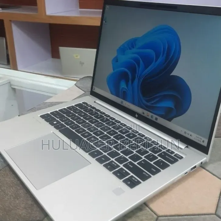 New Laptop HP EliteBook 840 G9 16GB Intel Core i7 SSD 512GB