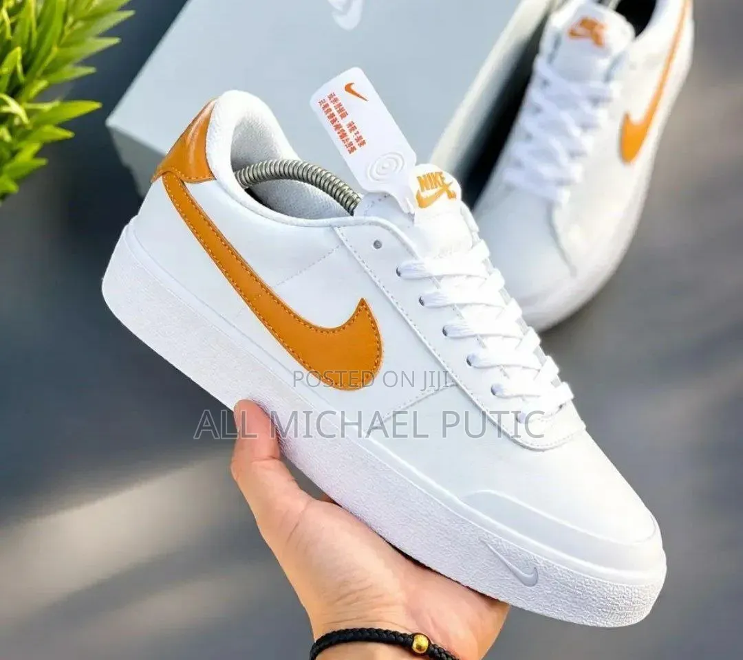 Nike Court Shout Shoes