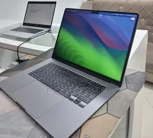 New Laptop Apple MacBook 8GB Apple M3 SSD 512GB