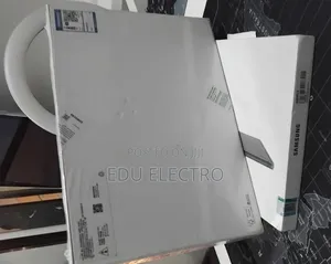 New Laptop Samsung Galaxy Book 2 8GB Intel Core i7 SSD 128GB
