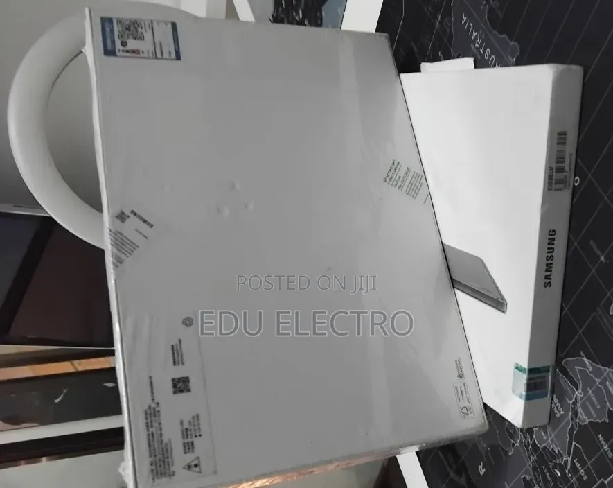 New Laptop Samsung Galaxy Book 2 8GB Intel Core i7 SSD 128GB