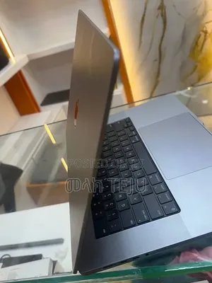 New Laptop Apple MacBook Pro 2021 M1 16GB Apple M1 SSD 512GB