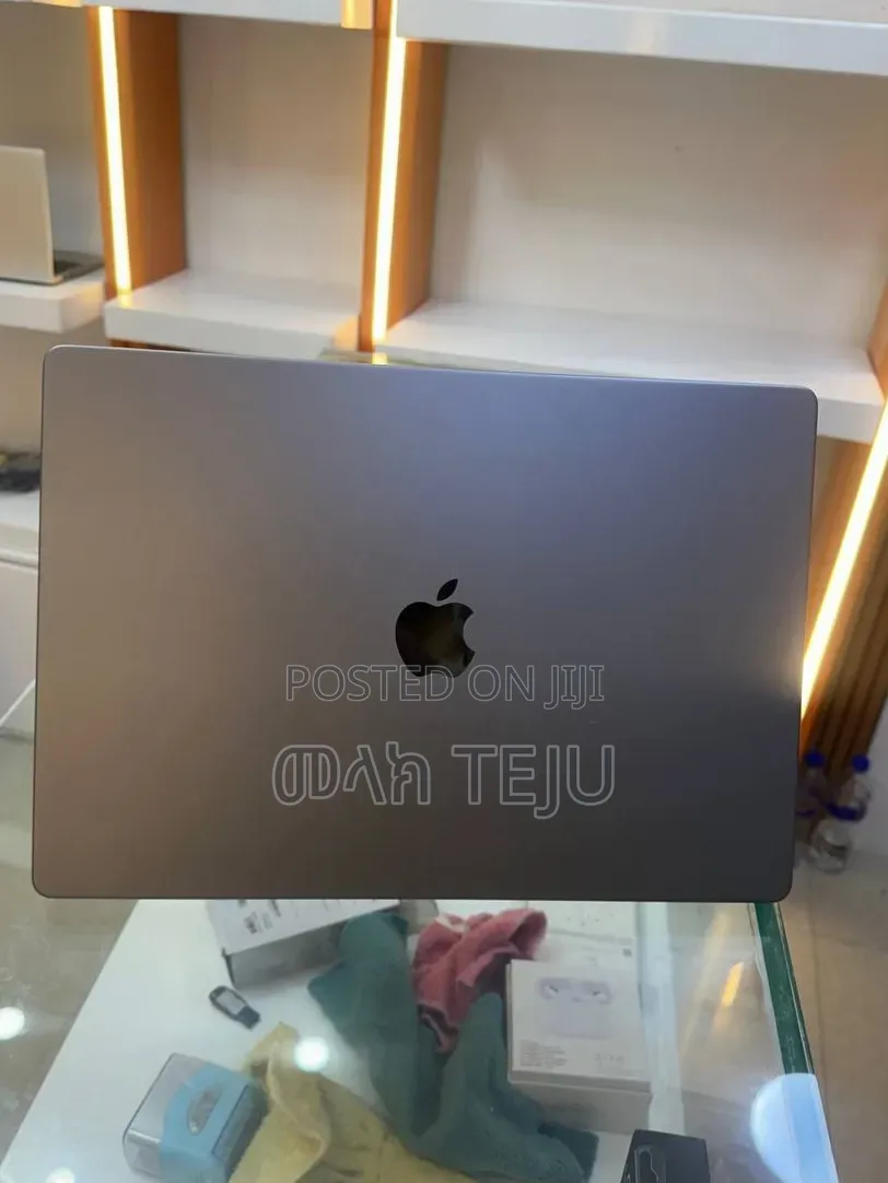 New Laptop Apple MacBook Pro 2021 M1 16GB Apple M1 SSD 512GB