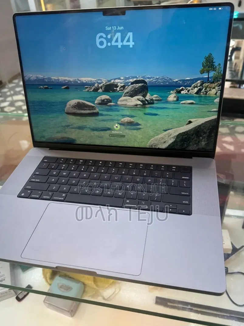 New Laptop Apple MacBook Pro 2021 M1 16GB Apple M1 SSD 512GB