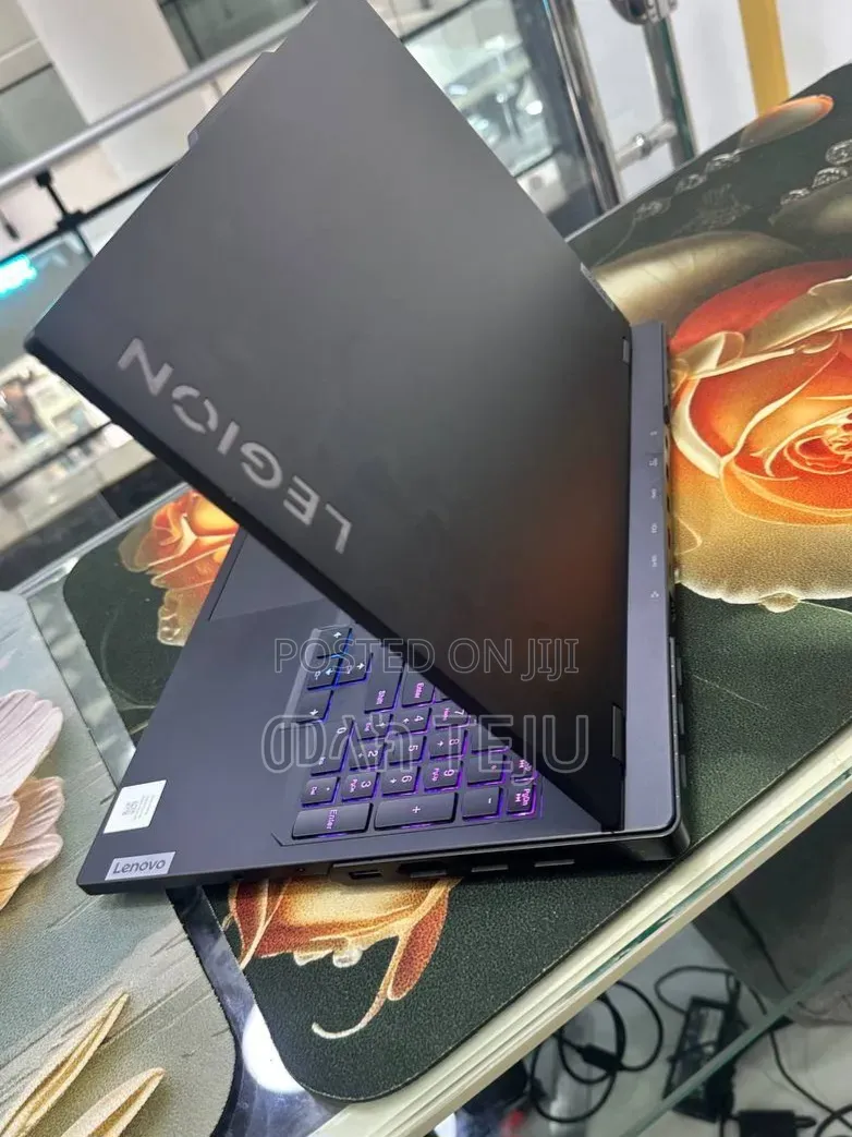 New Laptop Lenovo Legion Pro 7 32GB Intel Core i9 SSD 1T