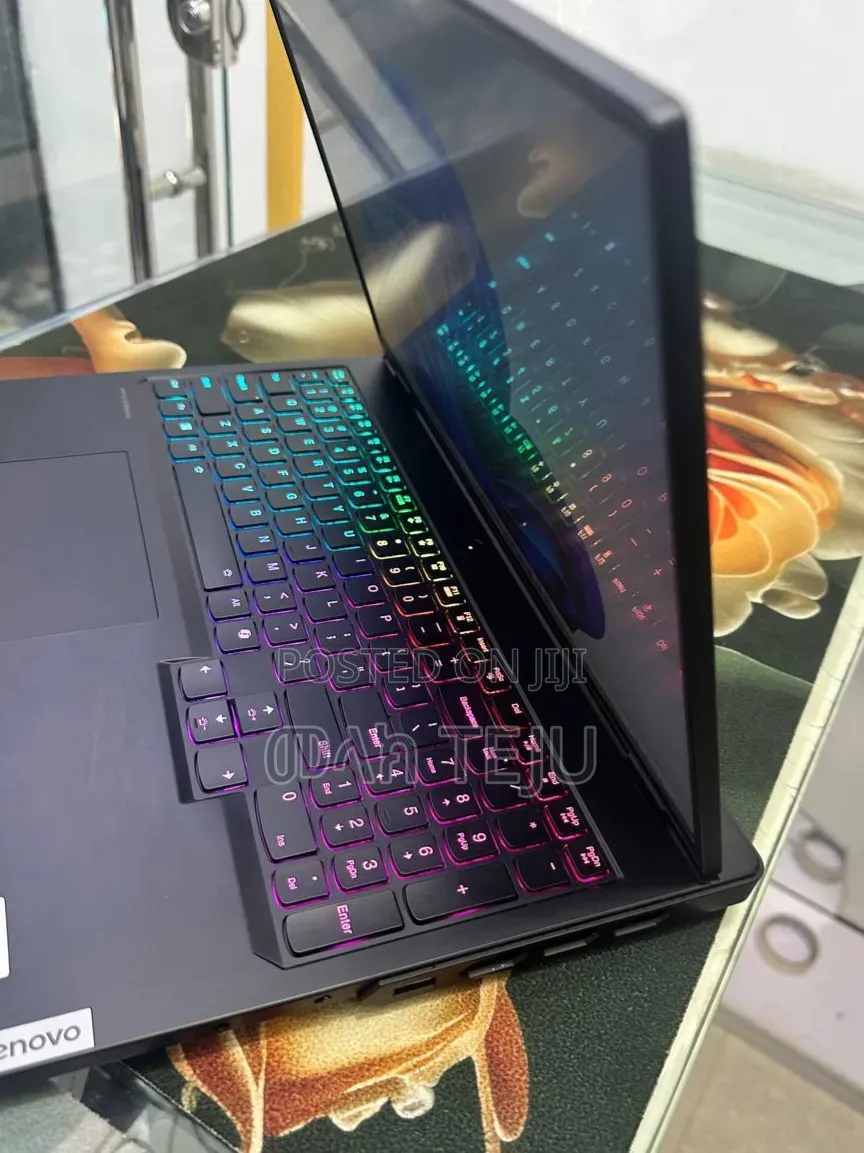New Laptop Lenovo Legion Pro 7 32GB Intel Core i9 SSD 1T