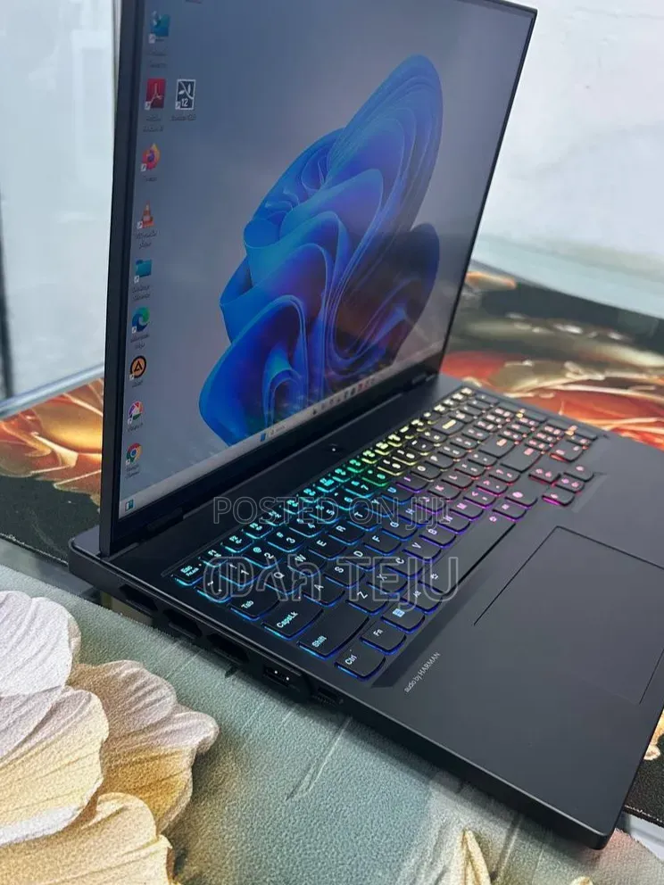 New Laptop Lenovo Legion Pro 7 32GB Intel Core i9 SSD 1T
