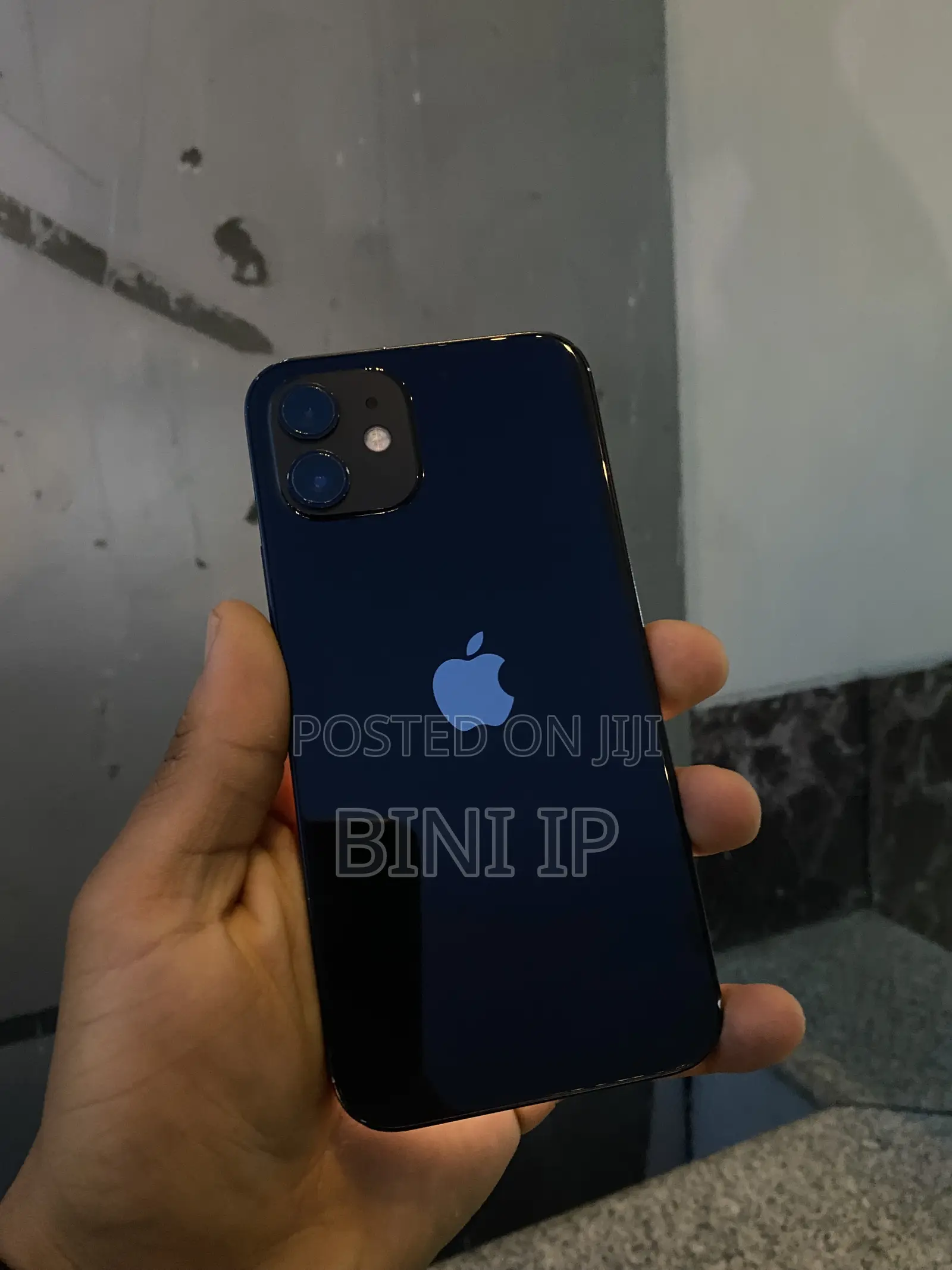 New Apple iPhone 12 64 GB Black
