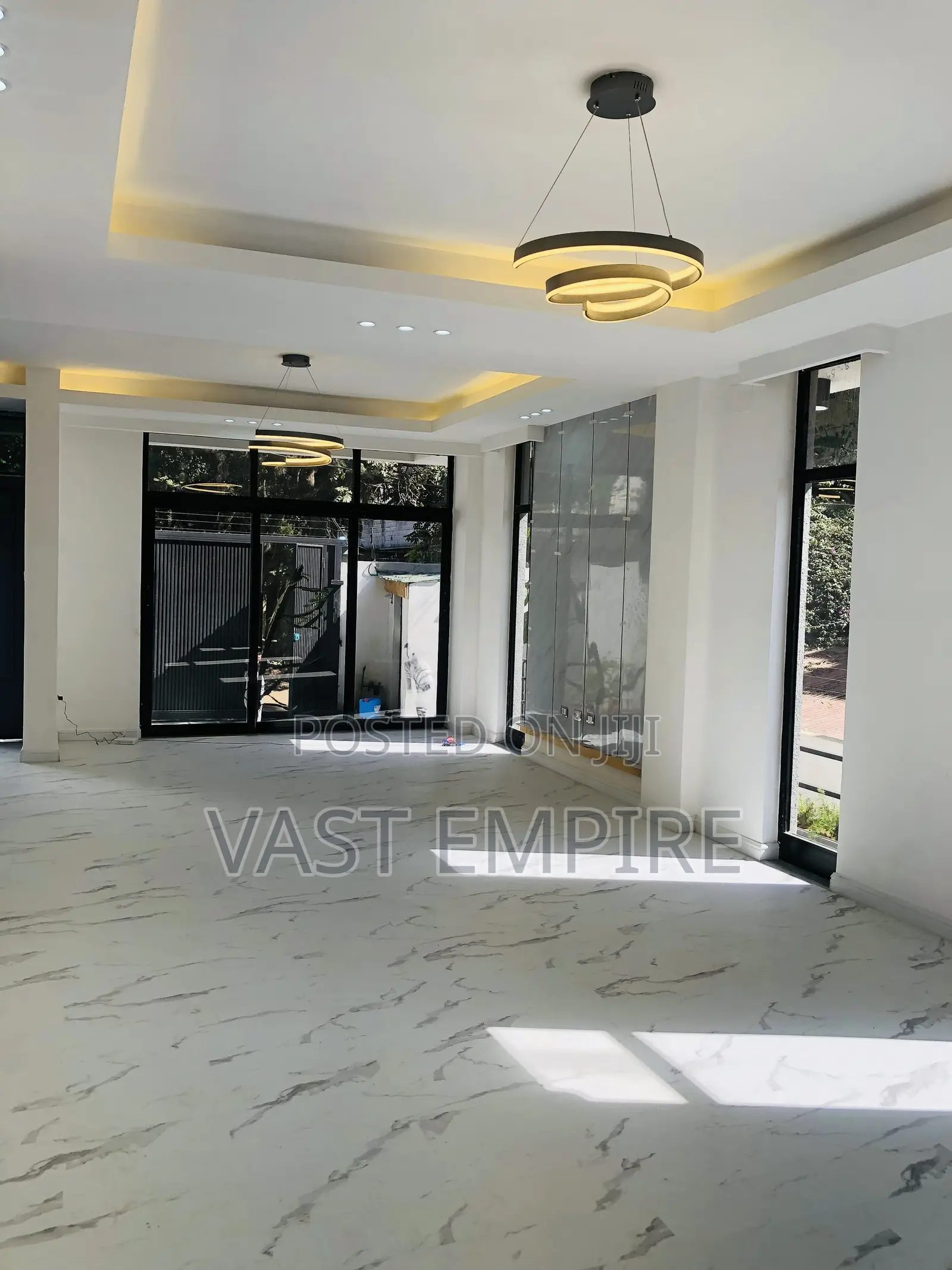 5bdrm Villa in Bole for sale