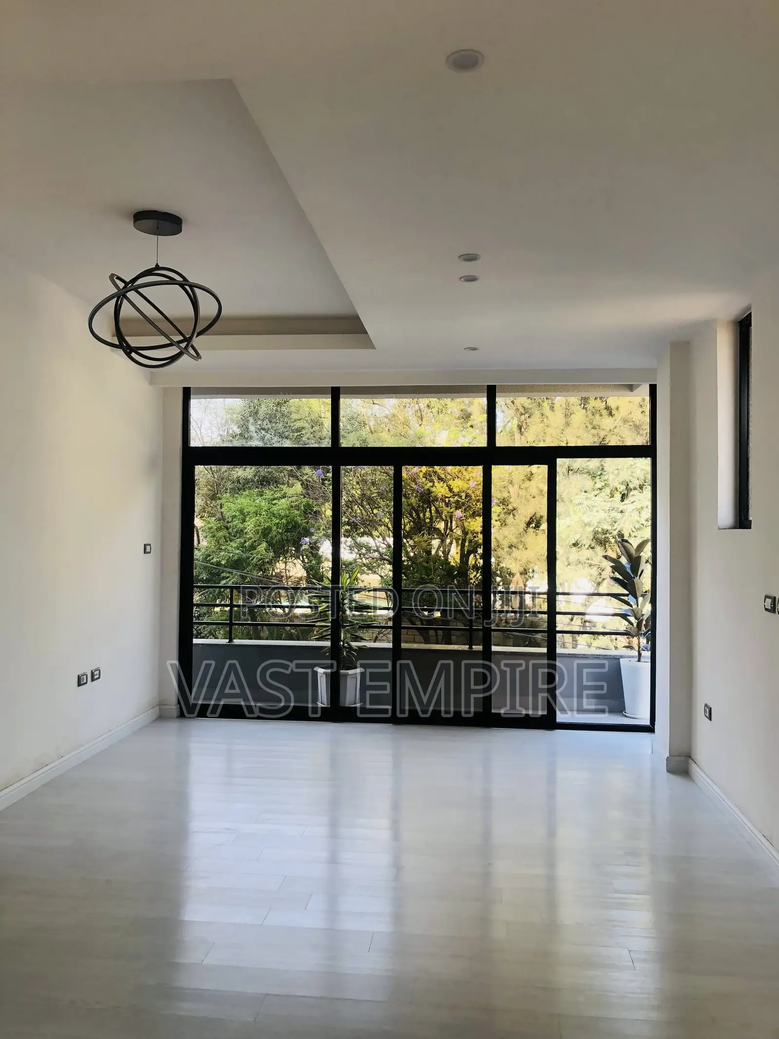 5bdrm Villa in Bole for sale