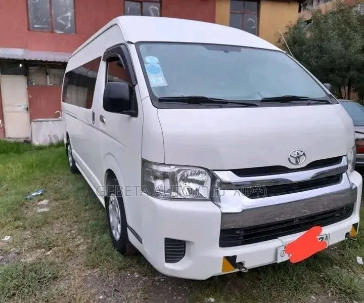 Toyota HiAce 2016