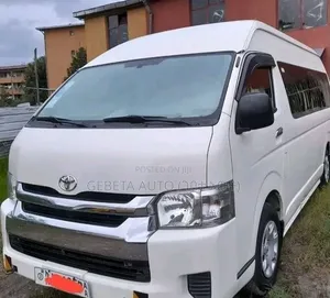 Toyota HiAce 2016