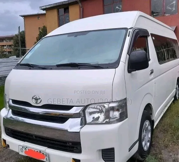 Toyota HiAce 2016