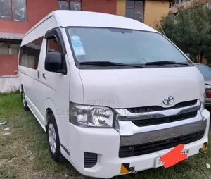 Toyota HiAce 2016