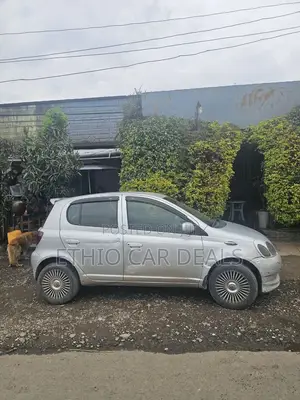 Toyota Vitz 2001 Silver