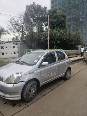 Toyota Vitz 2001 Silver
