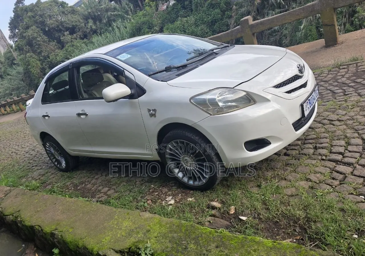 Toyota Yaris 2008 White