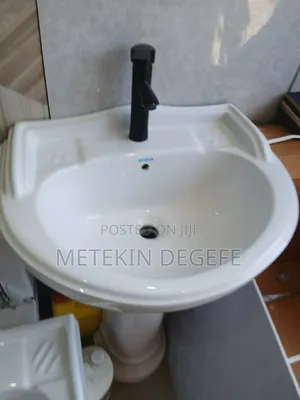 White Ceramic Freestanding Washbasin