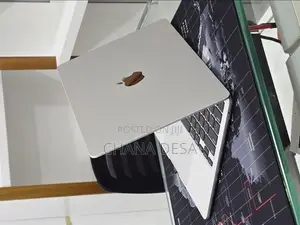 New Laptop Apple MacBook Air 2022 M2 8GB Apple M2 SSD 256GB