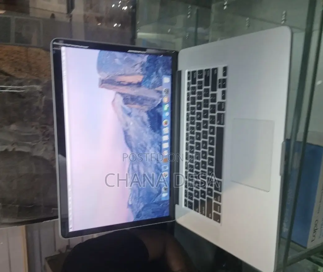New Laptop Apple MacBook Pro 2015 16GB Intel Core i7 SSD 512GB