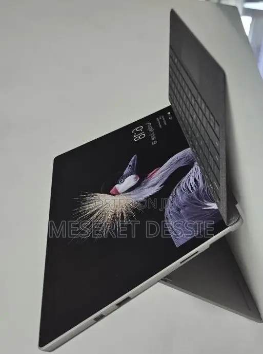 New Laptop Microsoft Surface 8GB Intel Core i5 SSD 128GB