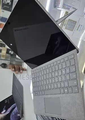 New Laptop Microsoft Surface 8GB Intel Core i5 SSD 128GB