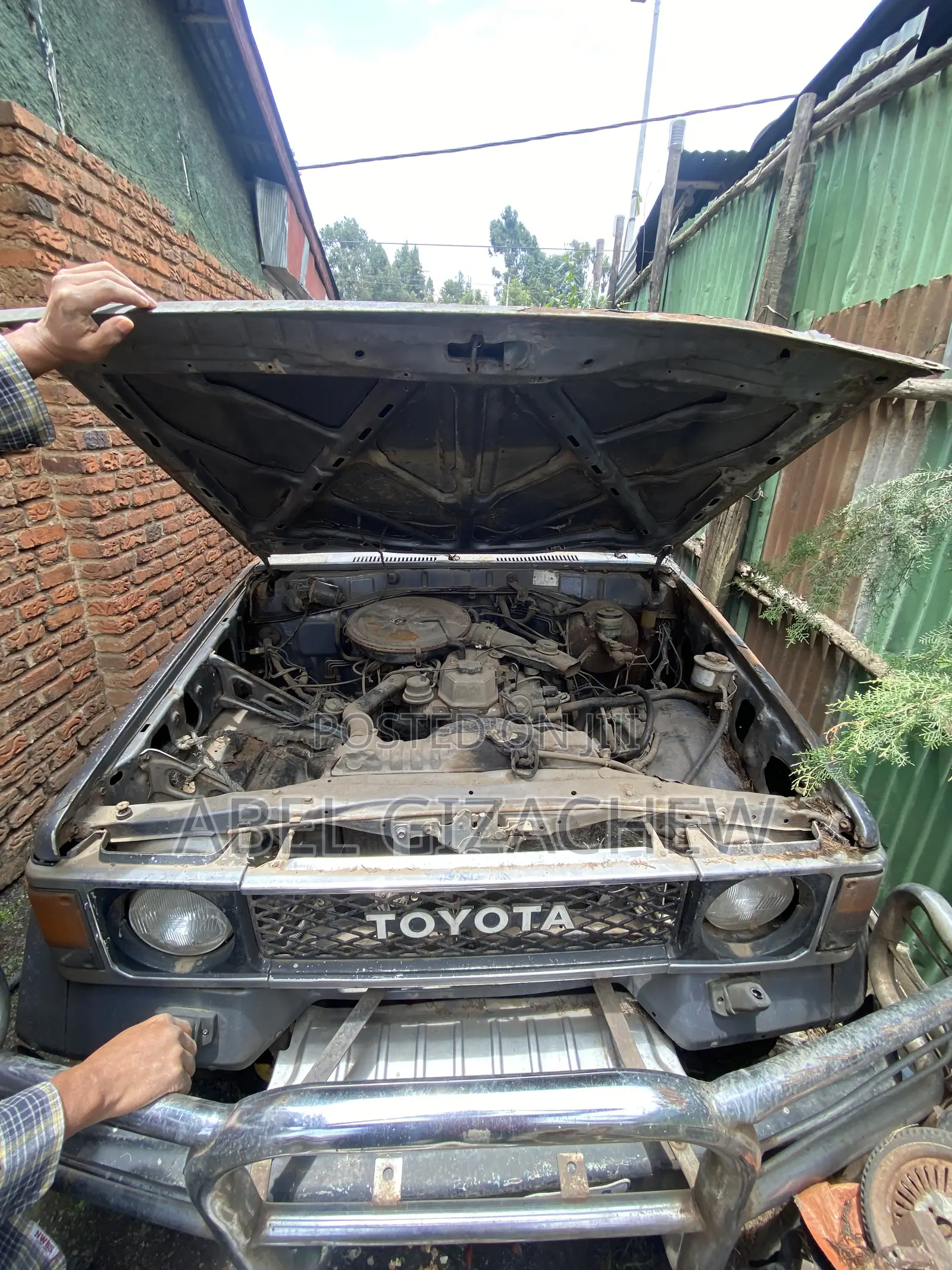 Toyota Land Cruiser 1985 Blue