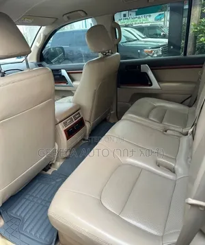 Toyota Land Cruiser 4.5 V8 GX-R 2014