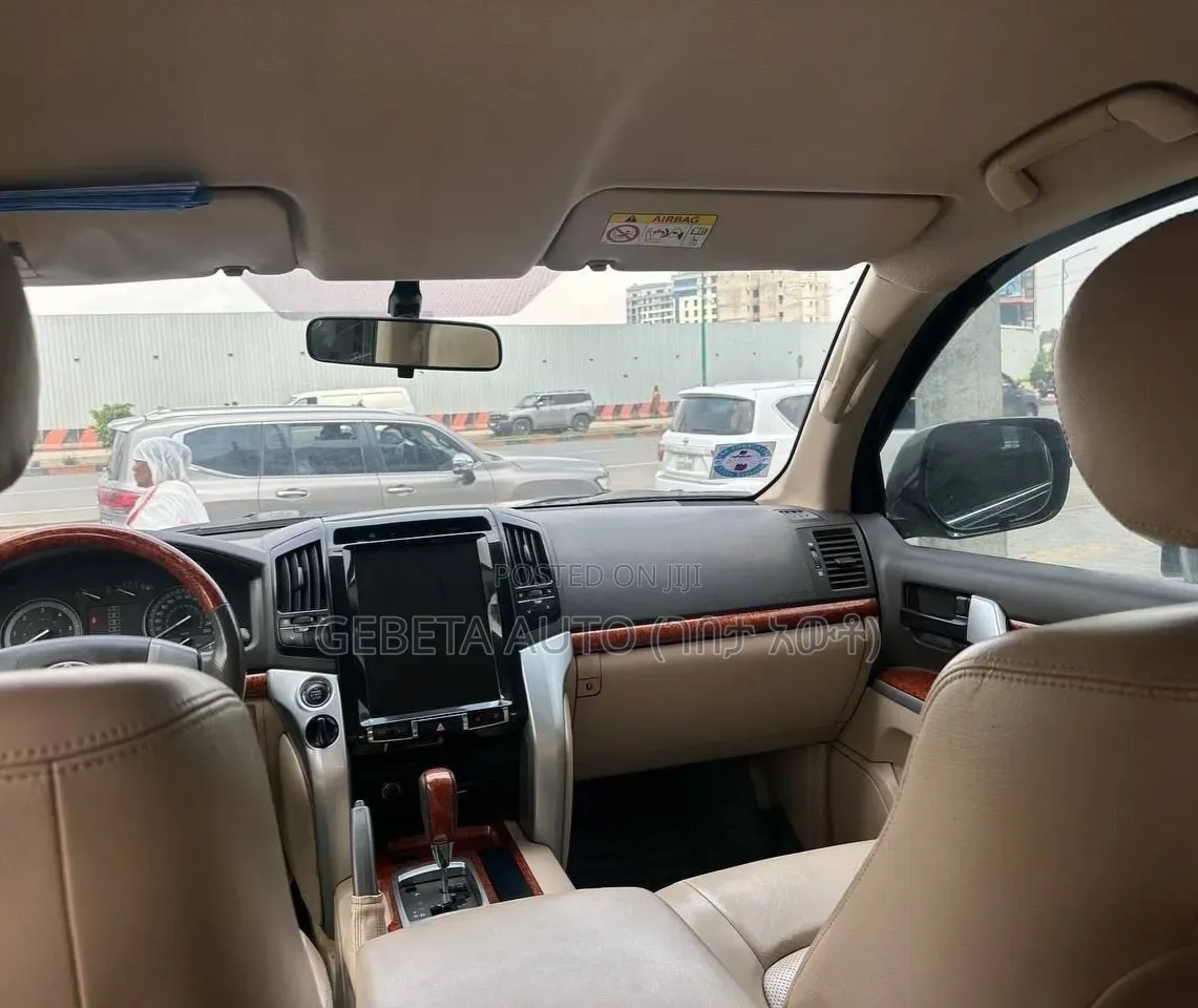 Toyota Land Cruiser 4.5 V8 GX-R 2014