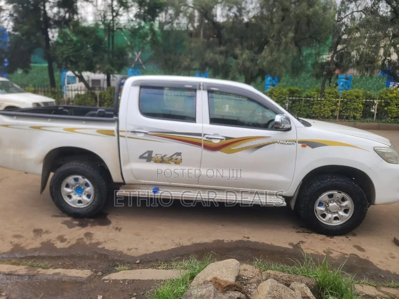 Toyota Hilux 2011 White