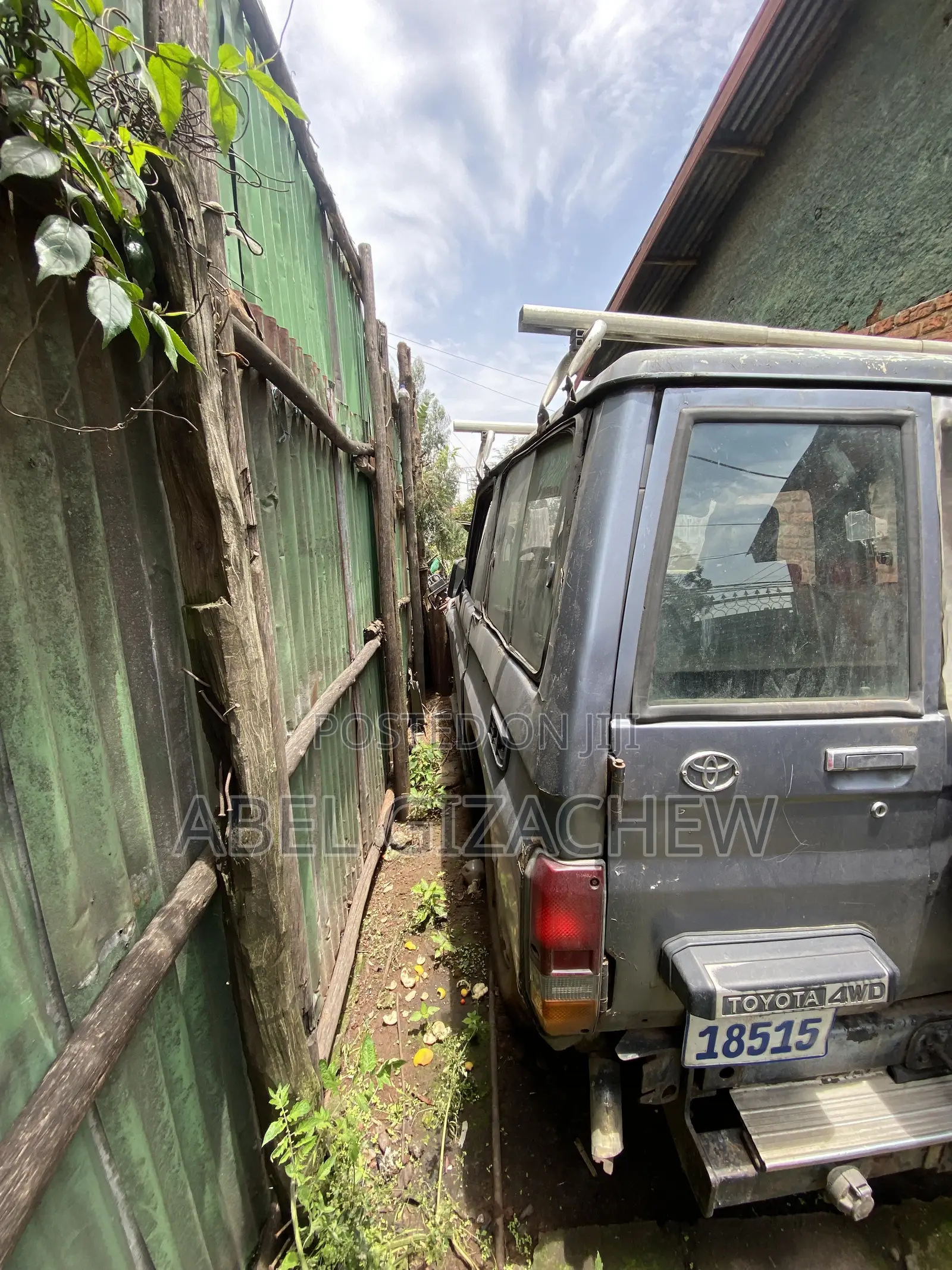 Toyota Land Cruiser 1985 Blue