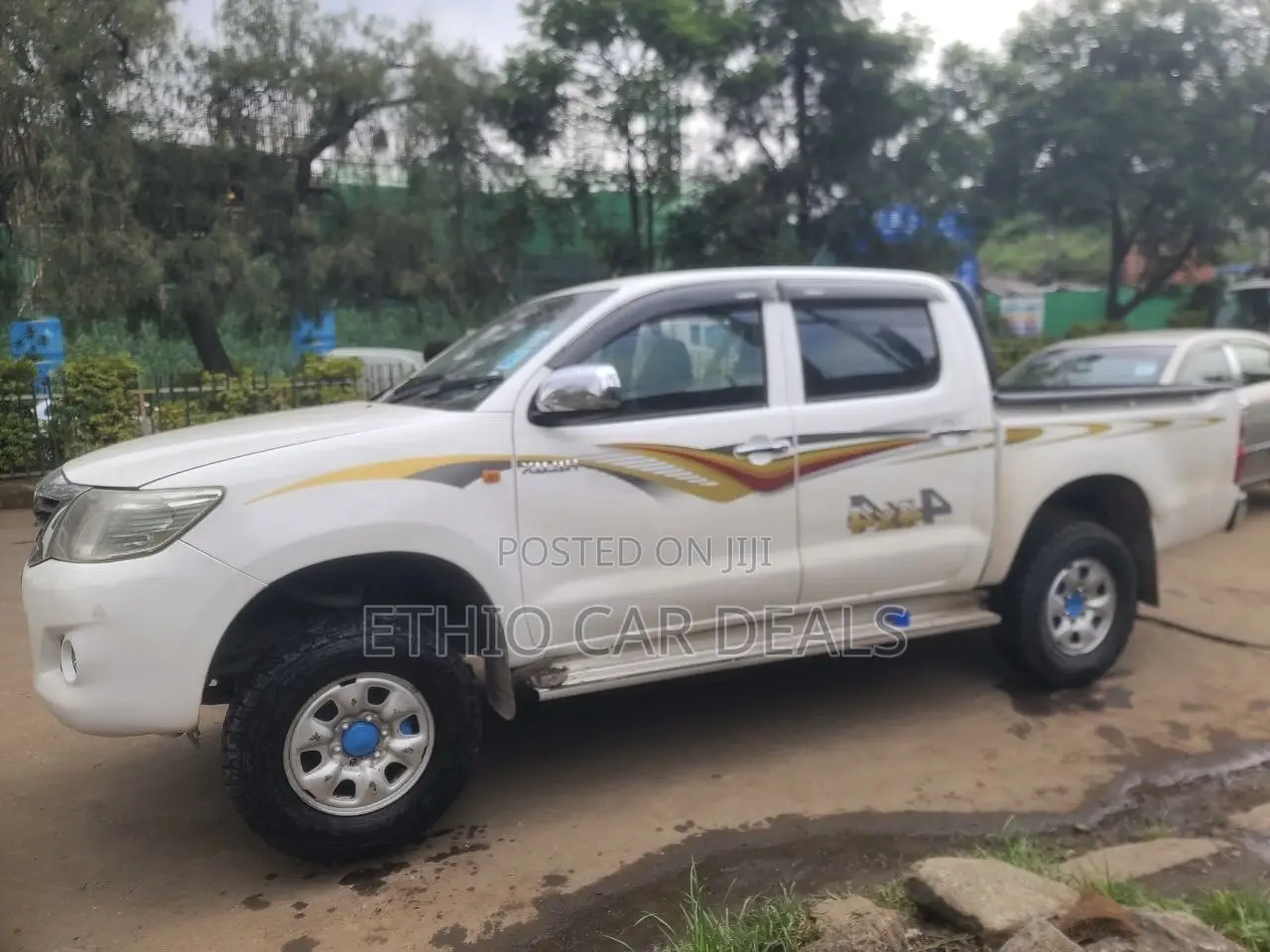 Toyota Hilux 2011 White