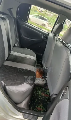 Toyota Vitz 2002 Silver