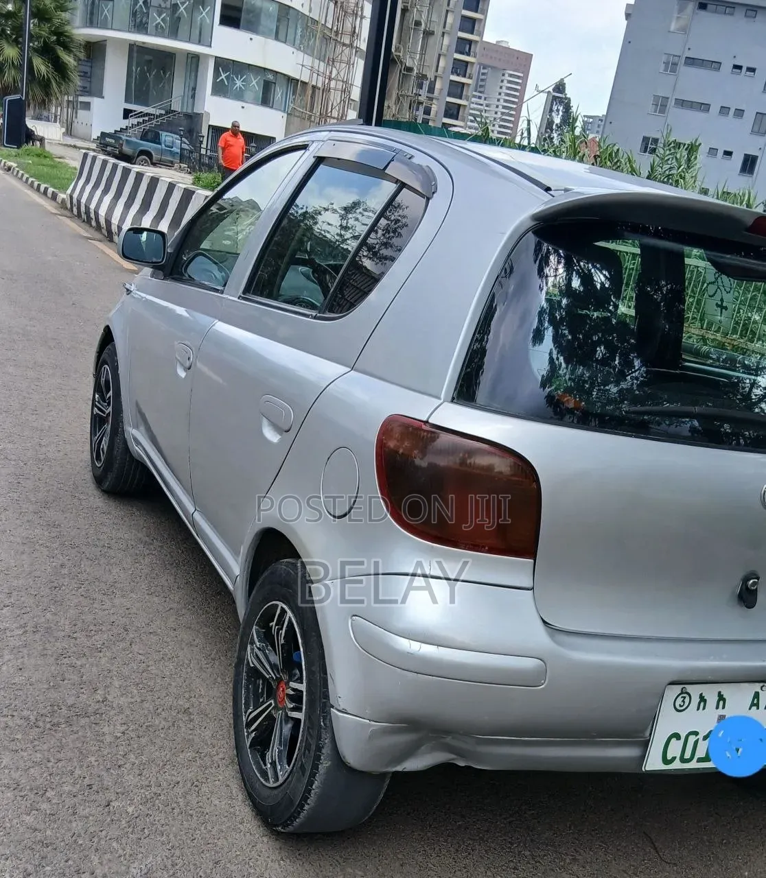 Toyota Vitz 2002 Silver