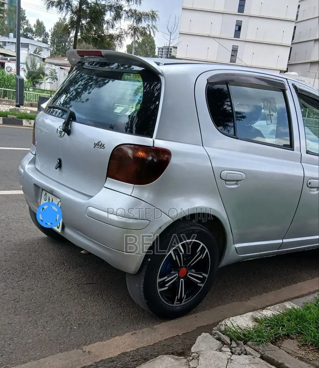 Toyota Vitz 2002 Silver