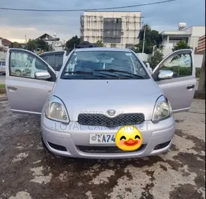 Toyota Vitz 2004 Gray